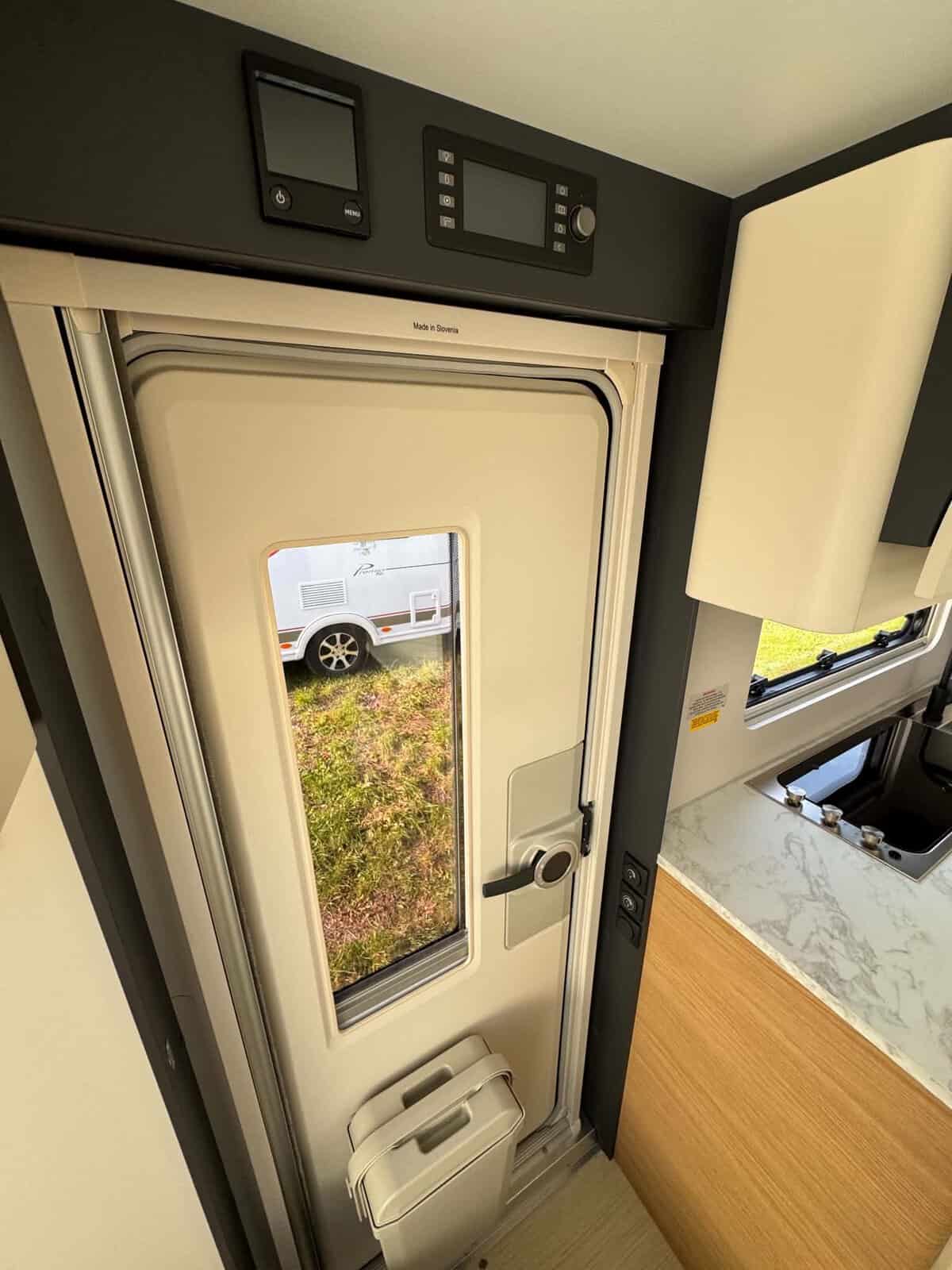 Adria Adora 673 PK, zdjęcie 12